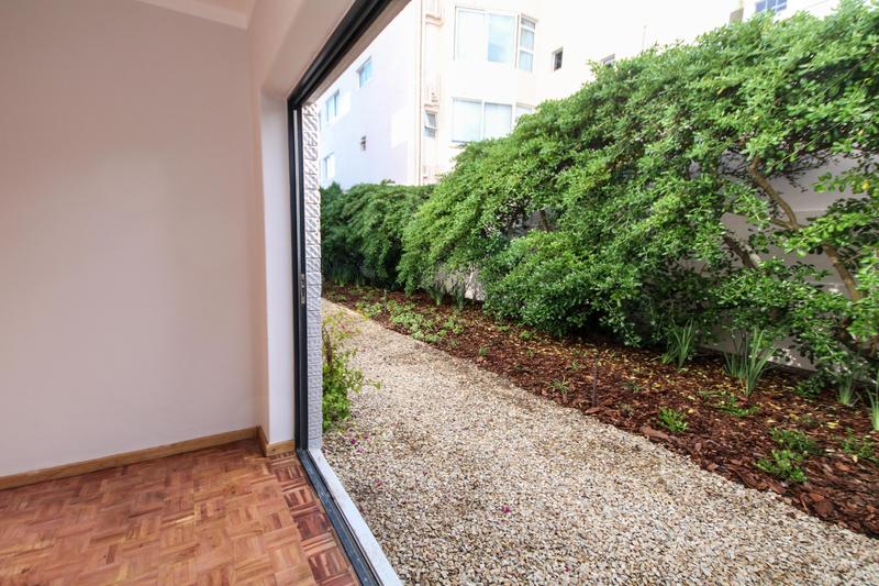 1 Bedroom Property for Sale in Mouille Point Western Cape